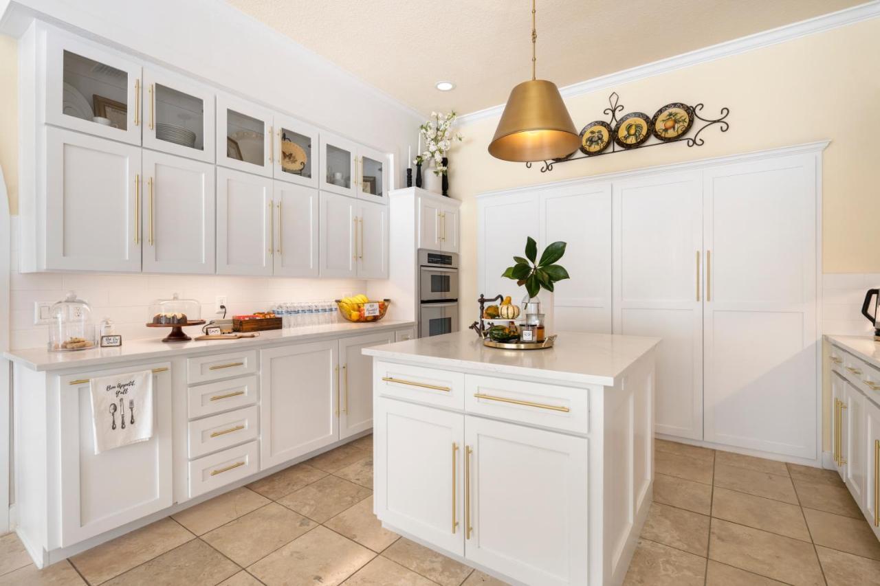 The Plantation House Boutique Inn Pflugerville Bagian luar foto