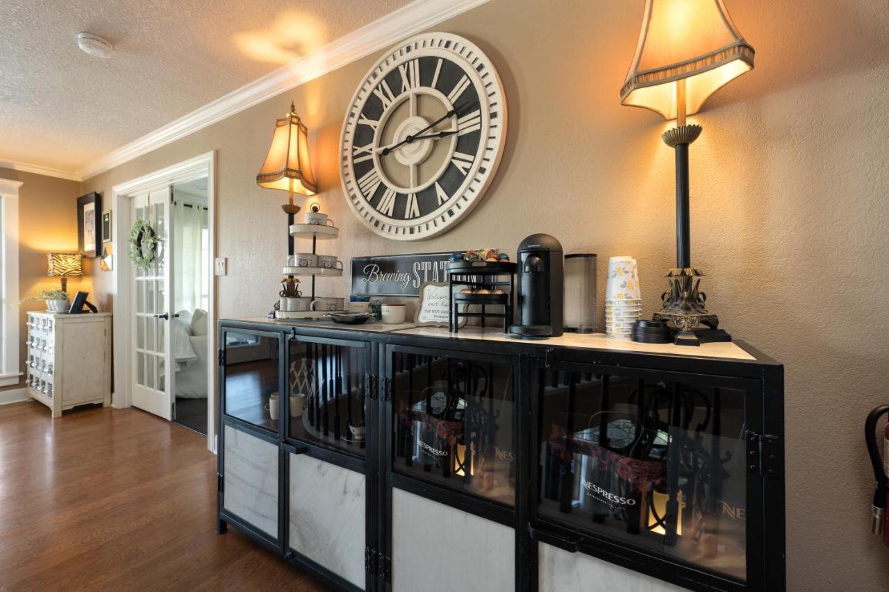 The Plantation House Boutique Inn Pflugerville Bagian luar foto