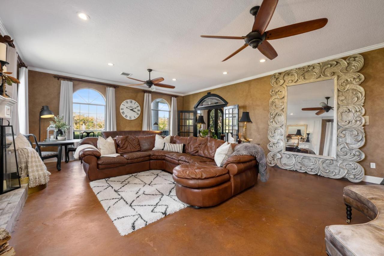The Plantation House Boutique Inn Pflugerville Bagian luar foto