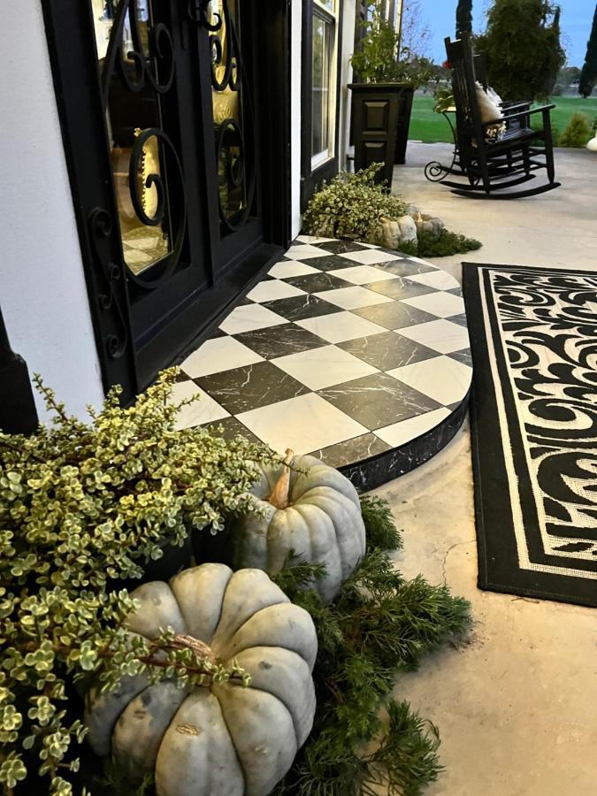 The Plantation House Boutique Inn Pflugerville Bagian luar foto