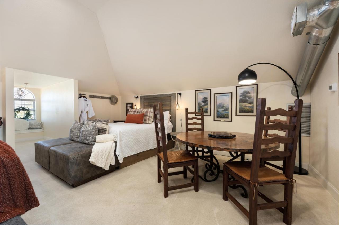 The Plantation House Boutique Inn Pflugerville Bagian luar foto