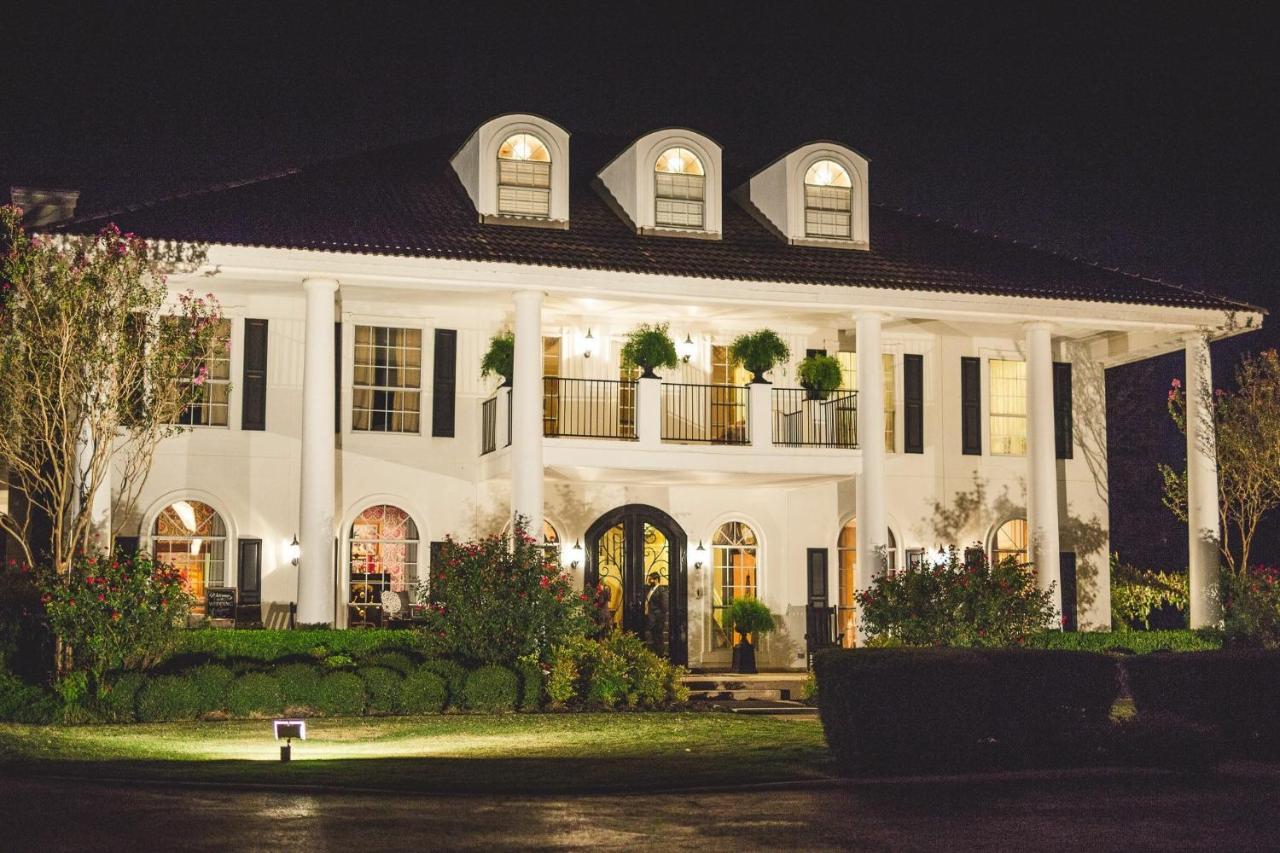 The Plantation House Boutique Inn Pflugerville Bagian luar foto