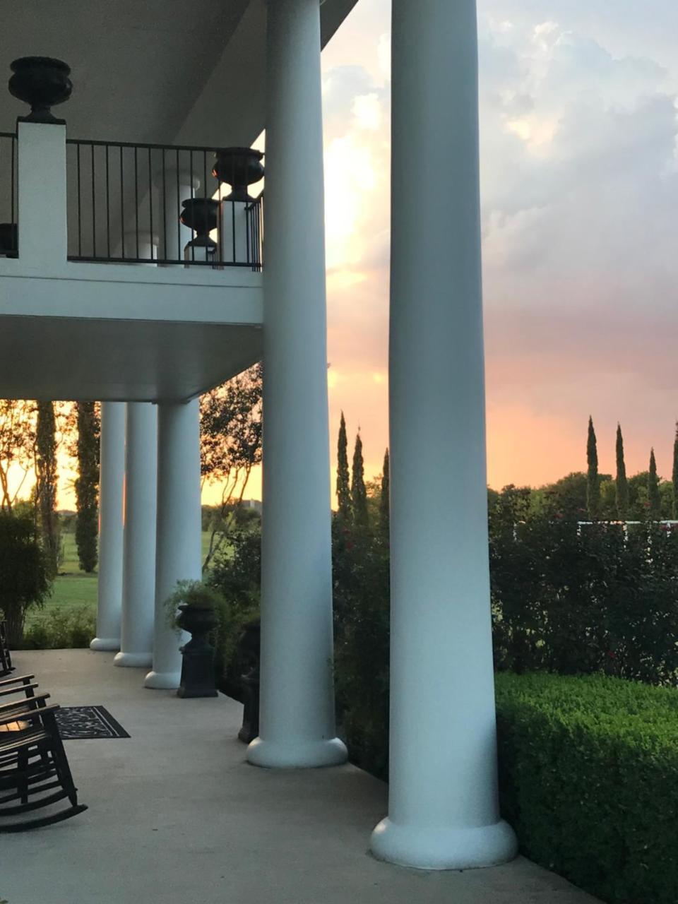 The Plantation House Boutique Inn Pflugerville Bagian luar foto