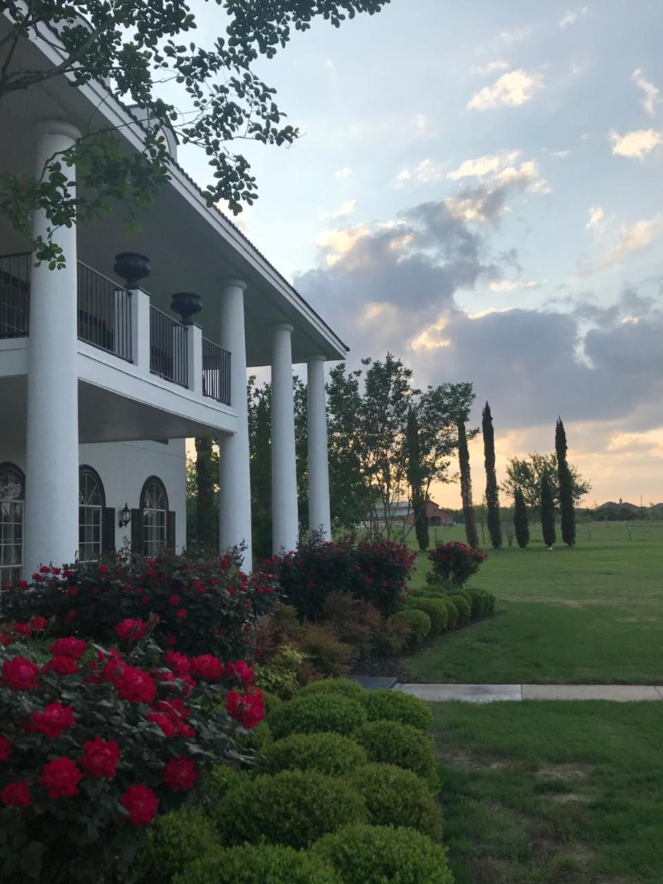 The Plantation House Boutique Inn Pflugerville Bagian luar foto