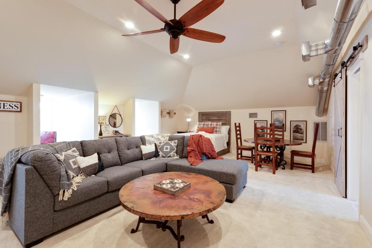 The Plantation House Boutique Inn Pflugerville Bagian luar foto