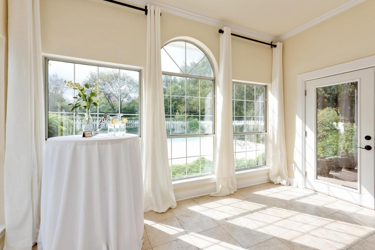 The Plantation House Boutique Inn Pflugerville Bagian luar foto
