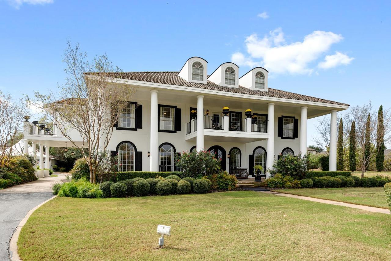 The Plantation House Boutique Inn Pflugerville Bagian luar foto